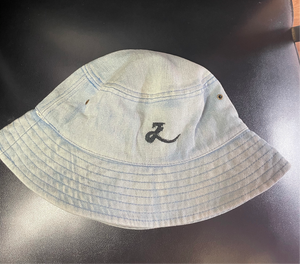 Denim bucket / black signature logo